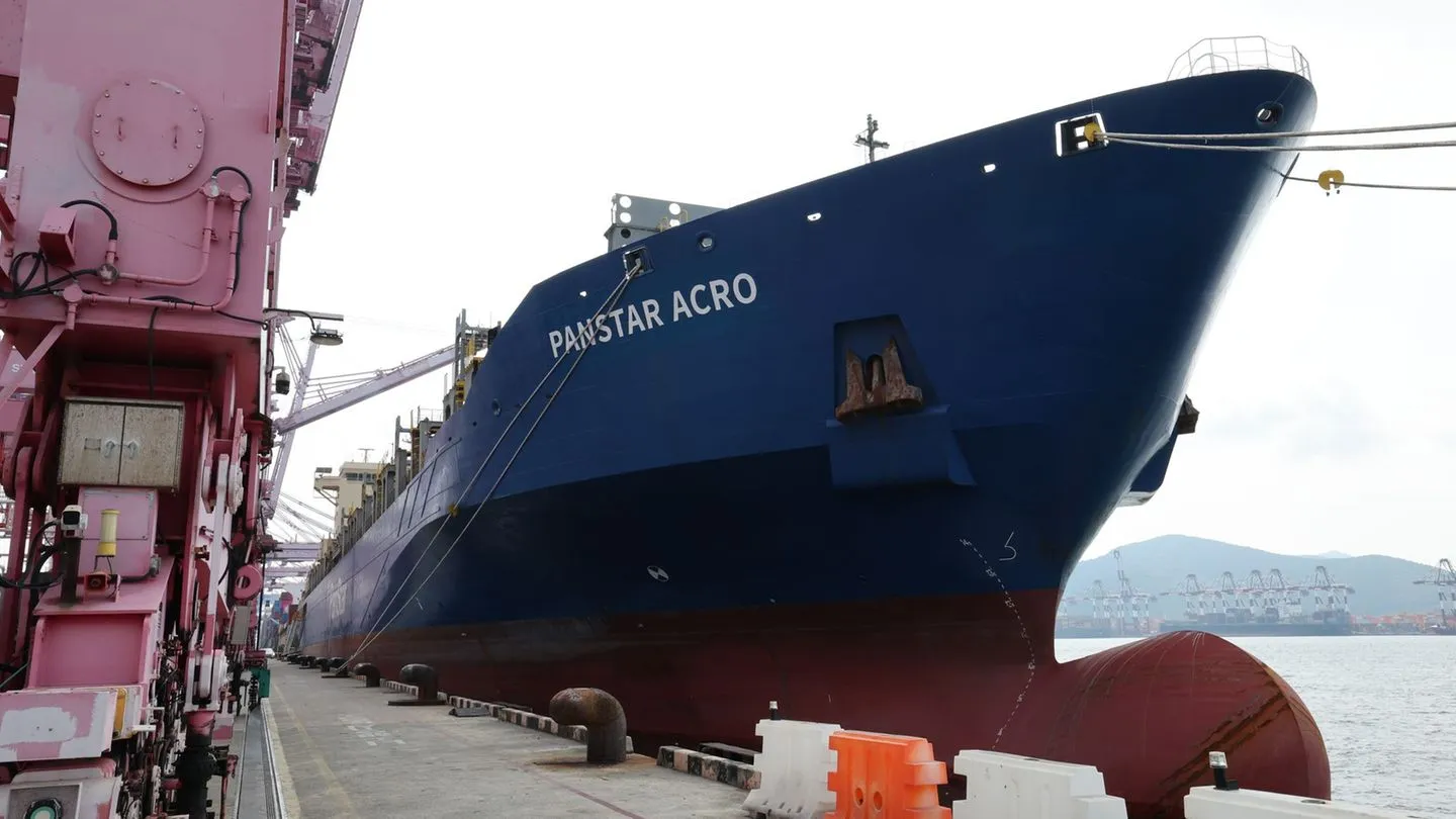 New trade route: South Korea sends freighter over the Arctic to Europe, strengthening lanes Russia already uses