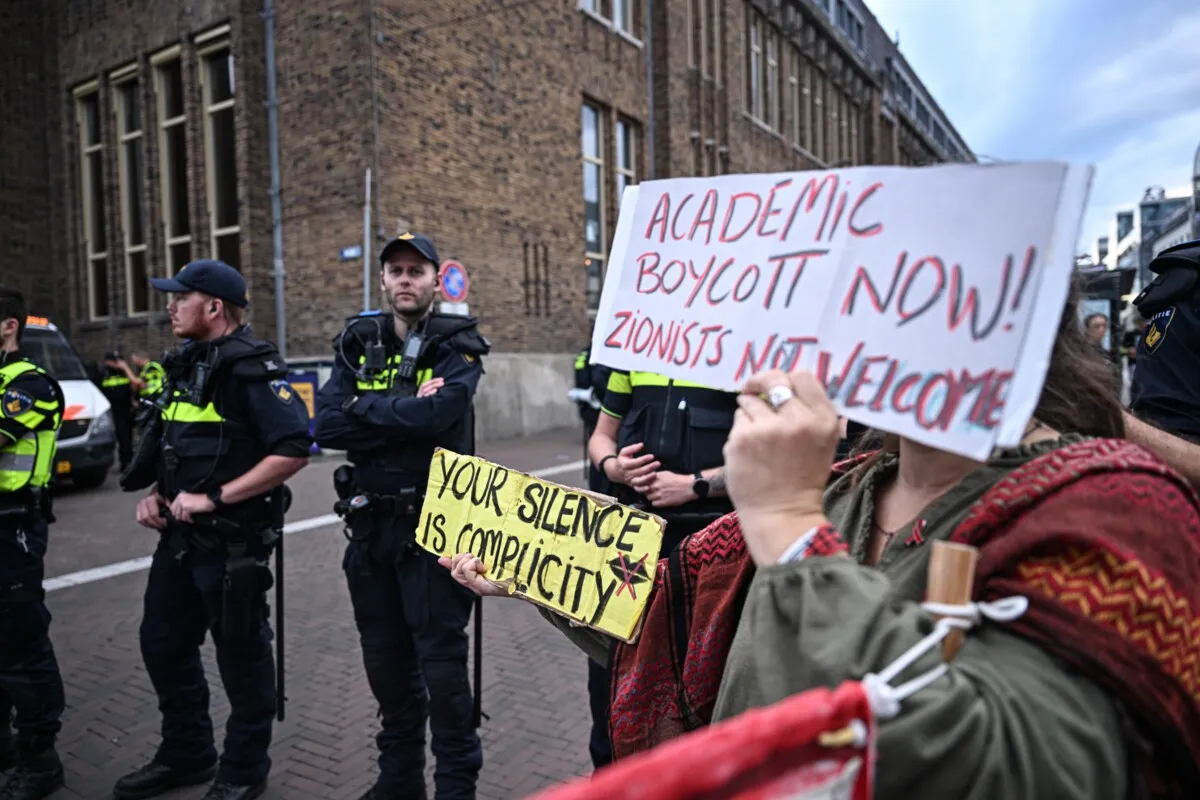 A new low: TivoliVredenburg cancels student debate because Israeli teams were invited